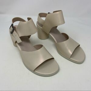 ECCO - NWOT! Shape Block Sandal (9)